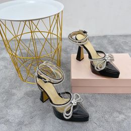Slingbacks Dress Shoes Mach Bowtie Crystal Rhinestone Women Sandals Diseñador de lujo Satinado 11.5 cm de altura Tacón de sándalo de sándalo de sandalias para la plataforma de sándalo para mujeres