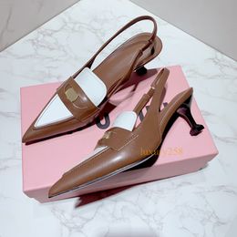 Slingbacks sandales pièces de monnaie pointues talon chaton designer de luxe talon en verre de vin rétro style collège pompes chaussures habillées de mode avec boîte