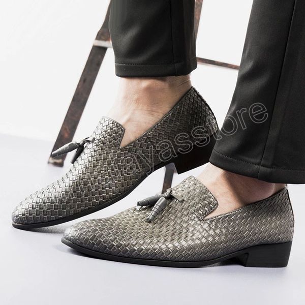 Slip on Shoes Mens Italiano Office Party Shoes pour hommes Mocassins Luxury Casuales Oxford Shoes Business Suit