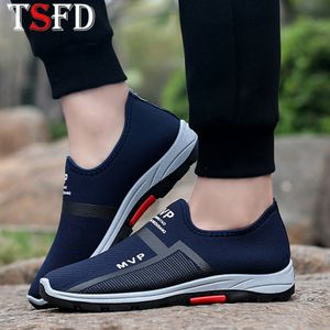 Slip-on Sport Schoen Man Mesh Sneakers Comfort Heren Lopende Schoenen Plus Size Heren Schoenen Sportschoenen Zwarte Loafers Zomerschoen A01