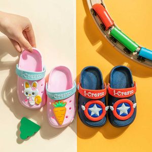 Slipper 2022 Nieuwe jongensmeisjes Cartoon Animal Dinosaur schoenen PVC Lichtschoenen Charmante kinderen Dongdong Roze tuin Slippers voor 1-6 jaar T230302