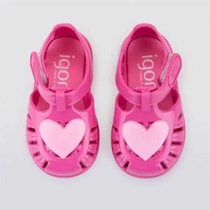 Slipper 2023 Été Childrens Hollow Out Baotou Roman Sandals Girls Love Jelly Shoes Baby Kids Beach Retro Shoesl2425