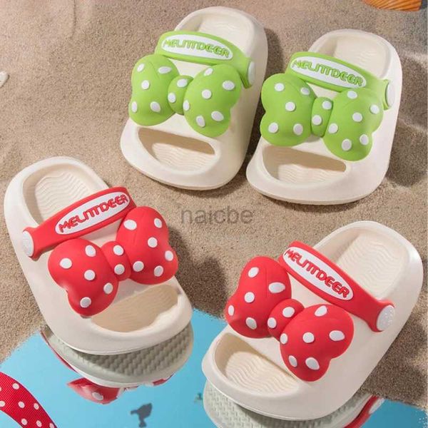 Pantoufle 2024 Childrens pantoufles mignonnes Cartoon garçons filles Summer Beach Shoes Fashion Polka Dot Bowknot Kids Causal Open-Toe Home Slippers 2448