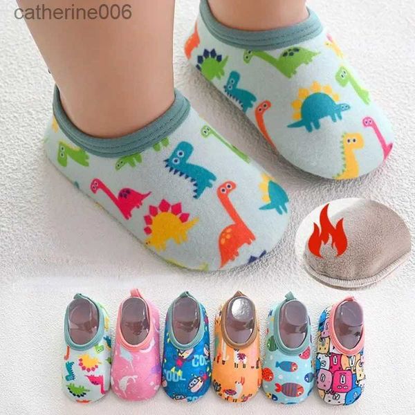 Pantoufle Automne Hiver Enfants Sport Baskets Chaud En Peluche Enfants Pieds Nus Chaussures Bébé Fille Surf Pêche Plongée Chaussures Maison Intérieur PantouflesL231114