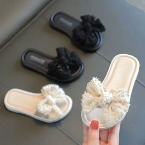 Slipper Bow Solid Toddler Girls Slippers Summer PVC PVC NON SLOP PLAQUES CHAUSSIONS CHAPPORT CHIDRENS EXTÉRIEURS FLATS HORRENS H240504
