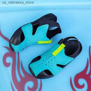 Slipper Candy Colored Boy Sandals Zapatos para niños Beach Beach Net de moda Fashionable Summer Girl Hollow Q240409