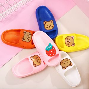 Slipper cartoon schattige beer baby slippers voor jongen meisje zomerkind strand schoenen baby home badkamer zachte indoor slippers kinderen sandalen 230530