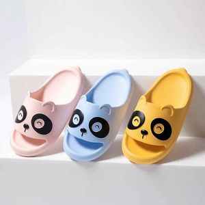 Slipper Cartoon Red Panda Children Slippers Boy Summer Summer Breatch Beach Water Chaussures Cute Kids Kids Sandales pour garçons Sécrane gratuite 2023