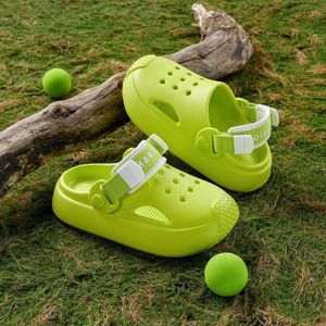 Zapatilla de zapatillas para niños de color infantil alegres zapatillas sólidas de verano zapatillas de interior y al aire libre Y240514