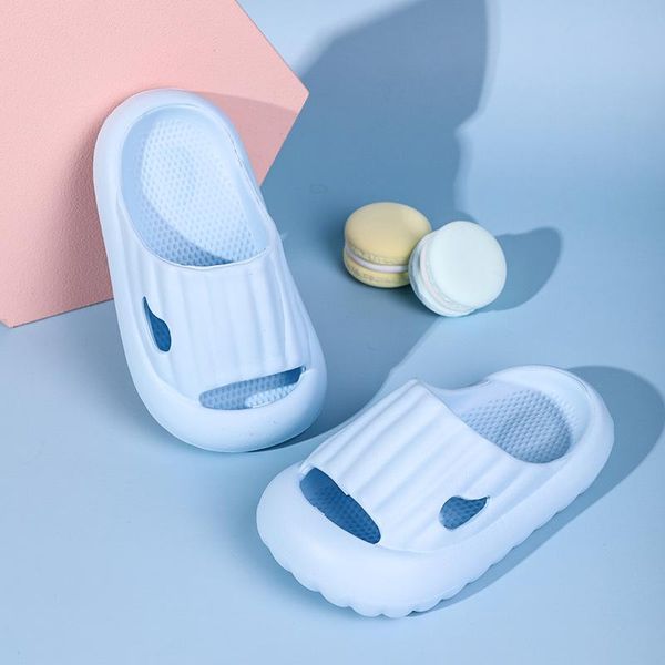 Zapatillas para niños, zapatillas de verano para niños, sandalias de interior con suela blanda para el hogar para bebés, chanclas antideslizantes bonitas de EVA para niñas