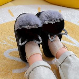 Pantoufles en coton pour enfants Princesse Warm Kids Winter Cute Cat Cartoon Diamond Furry Shoes Little Girl Soft Bottom Home Shoes 230419