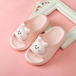 Zapatillas para niños, zapatillas de dibujos animados, sandalias de suela blanda para niñas, zapatos de baño para el hogar para niños, zapatos de bebé en primavera y verano