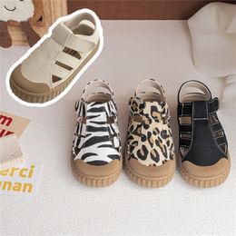 Pantoufles enfants été printemps toile sandales bébé mignon léopard zèbre imprimer casual chaussures garçons respirant crochet fermeture 220924