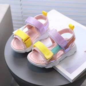 Sandales douces et confortables pour enfants avec des enfants sandales colorées pour les bébés filles (2-6 ans) Y240423