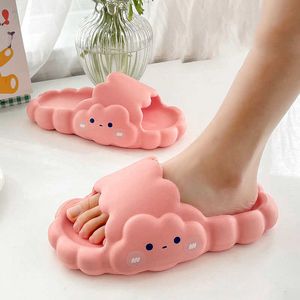 Pantoufles mignonnes de dessin animé pour enfants, pantoufles de maison douces et antidérapantes, sandales d'été respirantes pour garçons et filles, chaussures de plage