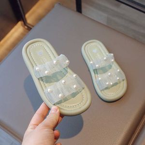 Pantoufles mignonnes pour filles, petite princesse, pantoufles d'extérieur à la mode pour filles, chaussures d'été en perles