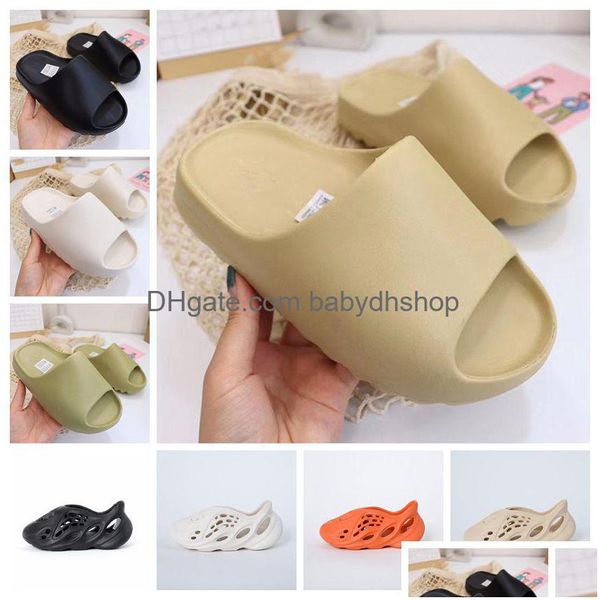 Zapatilla Diseñador de moda Infant Youth Kids Big Toddler Bone Slide Zapatos de goma Zueco Sandalia Acústica Eva Black Moon Grey Zapatillas Bab Dhajm