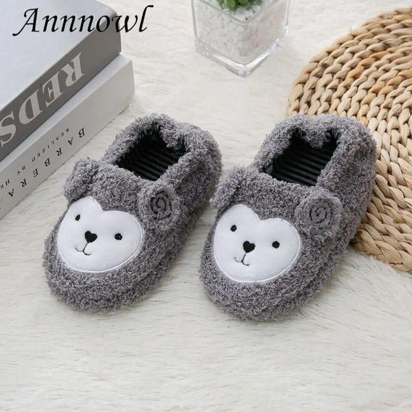 Slipper Fashion Toddler Boy Slippers pour Kid Winter Plux de caricatures chaude Footwes House House intérieure Soft Rubber Sole Chaussures Baby Item