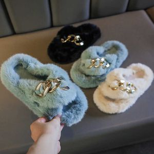 Slipper Girl's Slippers Fluffy Indoor Metal Chain Chic Kids Winter Sliders Open teen drie kleuren Anti-slip 26-36 Fashion Children Shoes 0203