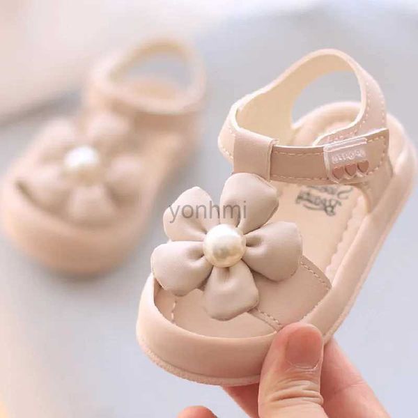 Sandals Sandals Girls Nouveau été princesse d'été Baotou Chaussures pour enfants non glissantes Chaussures bébé Soft Sole Prewalker Kids Sandals UTUNE 240408