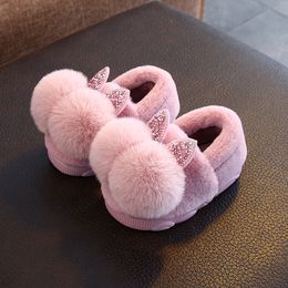 Pantofola Indoo Bambini Scarpe di cotone Inverno Caldo Rosa Orecchie di coniglio pelose Modello di gatto Pantofole antiscivolo per bambina Scarpe per bambini Pantofole Bambini 230510