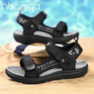 Slipper kinderen sandalen lichtgewicht en comfortabele zomer kinderen mecha -stijl jongens meisjes zachte Soled Beach Shoes Design 230325