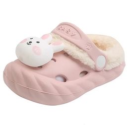 Slipper Kruleepo Baby Baby EVA Bodem Slippers Schoenen Kinderen Meisjes Kinderen Jongens Herfst Winter Pluche Warme Katoenen Sandalen Schuhe Antislip 231127