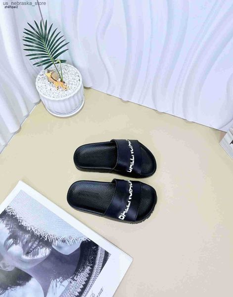 Slipper Luxury Kids Slippers Summer Designer Baby Chaussures Tailles 26-35 Cotation de chaussures Boîte blanche Print Boys Garçons Sandales DEC20 Q240409