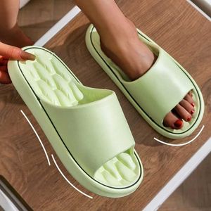 Slipper New Fashion Summer Couple Slippers Slipnes Soxe Soxe Sodes Sandales Lithe Comfort For Women Men Casual Shoes Casual Home Flip Flip Flip