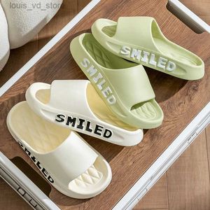 Zapatilla nueva pareja de verano sin deslizamiento de diseño de suela suave toboganes litenas acogedoras hombres mujeres zapatillas casuales damas chanclas para el hogar T240415