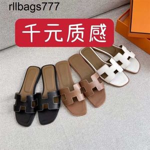 Slipper Oran Fashion Fashion Woming Summer's Wear Out 2024 Corea Version Net Red Flat Bottom Tourism Holiday Sandals