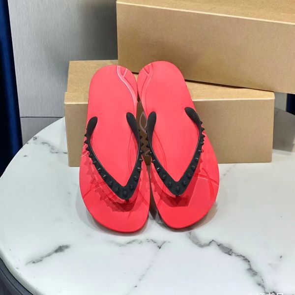 Zapatilla sandalia roja sandale sliders de verano al aire libre flojes volteo deslizamiento anti -slip diseñador mula caucho plano para hombre remacha