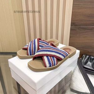 Slipper Slipper Designer Sandal Cloe One Woody Sandales 2024 High Word Version Nouveau Fond Plat Tissé Femmes Été Mode Vêtements D'extérieur Q2hy