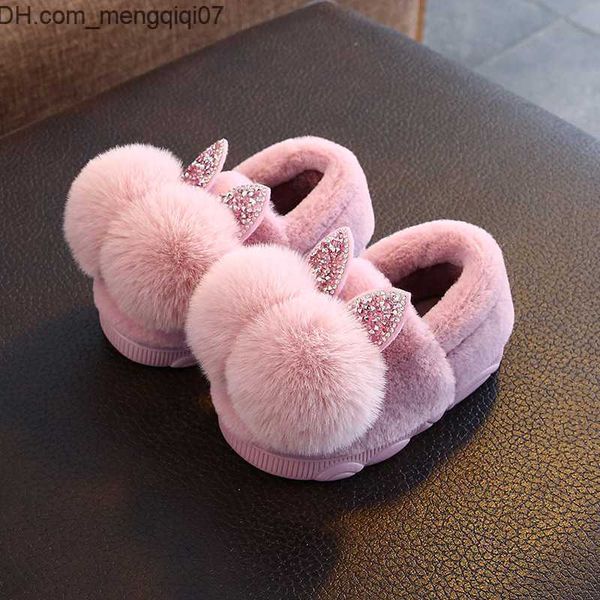 Zapatilla Zapatilla Indoo Zapatos de algodón para niños Invierno Cálido Piel rosa Conejo Oreja Gato Patrón Antideslizante Zapatos de bebé Zapatos para niños Z230714