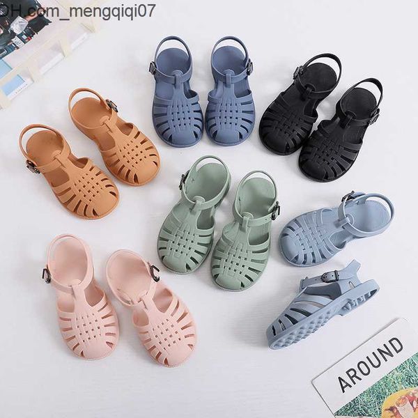 Zapatilla Zapatilla Sandalias de verano para niños, zapatos de suela blanda antideslizantes para bebés, zapatos de playa para niños, zapatos planos para niños, zapatillas casuales Z230714