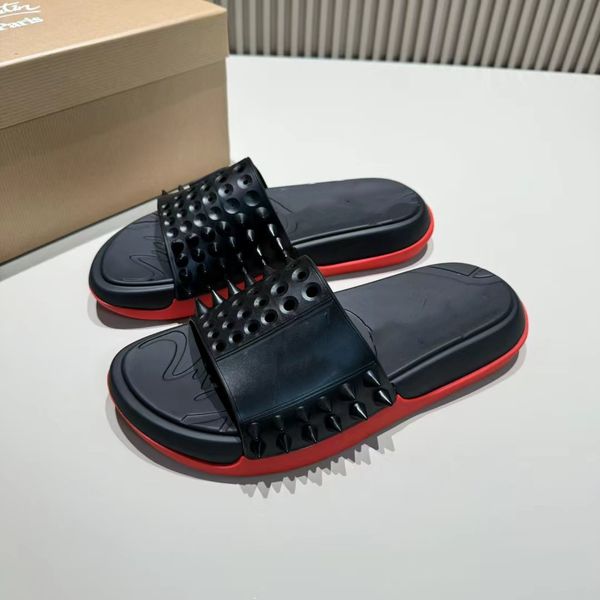 Slipper Spikes Beach Leather Shoes Flips Sandales plates Sandales Sandales Flats Designer Flip Flops Comfort Sandalias