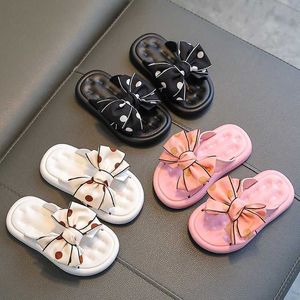 Slipper zomer babymeisjes slippers kinderen zachte zool comfortabele antiskid peuter prinses dia sandalen met boog strandschoenen