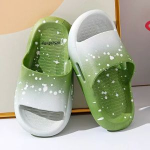 Slipper Zomerjongens en meisjes Sky Gradient Beach Flat Sandalen Huisschoenen Kinderen Soft Bottom Nonslip Cute Casual Childrens Slippers 230626