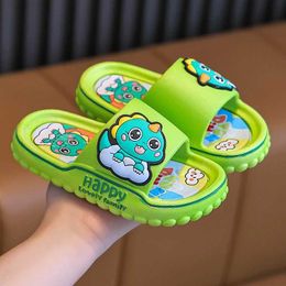 Slipper Summer Children Slippers mignon Cartoon Dinosaur Sandale pour 2-12 ans filles garçons flip flip flops salle de bain mule pour enfants chaussures 404