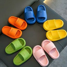 Slipper Summer Childrens Leisure Slider Color Solide Breathable Non Slip Family Bathroom Back Childrens Soft Slider Boys and Girls Indoor Chaussures 230329