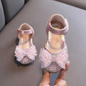 Slipper zomermeisjes platte prinses sandalen mode pailletten boog strass baby schoenen kinderen schoenen voor feest bruiloftsfeest sandalen e618 y240423
