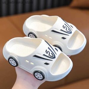 Slipper Summer Home Slippers Kids Soft Semed Sandals Sandals Sandals Design Car Design Baby Unisexe PVC Beach Chaussures 240426 Q240409