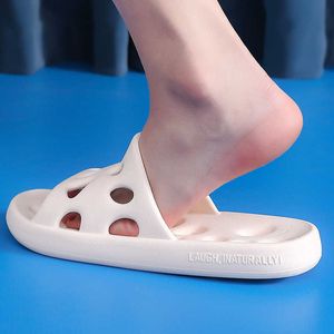 Slipper Zomer Lekkende pantoffels voor mannen en vrouwen in huishoudelijke badkamers Antislip en ademende verkoelende pantoffels Heren