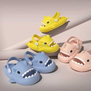 Slipper Summer Shark Slippers voor kinderen koude slippers indoor niet-slip zacht bodem comfort schattig baby hole schoenen jongens meisjes thuis glijbanen 240408