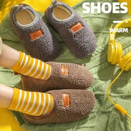 Slipper Winterkinderen Kasjmier slippers Kinderen zachte warme sokschoenen jongens rubberen zolen niet-slip katoenen slippers indoor thuisschoenen 240408