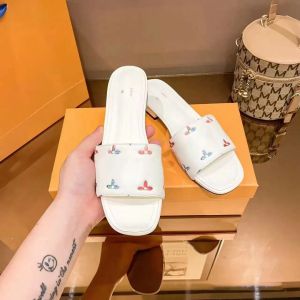 Slipper Woman Slides Casual Shoe Gift Designer Luxury Sexy Lady Flat Sliders Summer Beach Outdoor Loafer Mule Sports