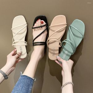 Slippers 1 paar mode eenvoudige heldere solide kleur dames sandalen platte hiel strappy zomer anti-slip open teen strand voor