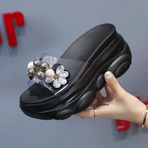 Pantoufles 2021 femmes plate-forme épaisse PVC 8cm chaussures à semelles compensées hautes femme concepteurs de luxe tongs dames à l'extérieur décontracté diapositives
