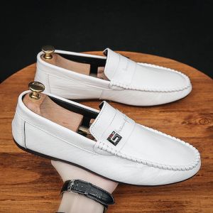 Zapatillas 2022 zapatos de vestir para hombres de otoño primavera zapatos de cuero de cuero zapatos mocasin zapatos de moda zapatos de diseño