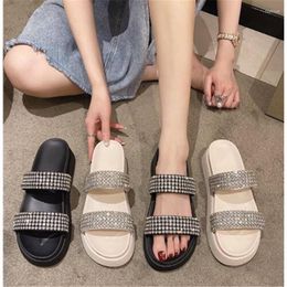 Slippers 2023 plat platform luxe kristallen glijden vrouwen open teen diamanten 5 cm dubbele zool slippers muildieren ontwerpschoenen